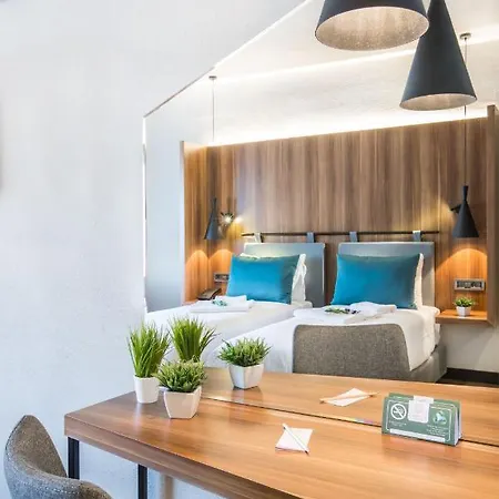 Signature Ortahisar & מלון